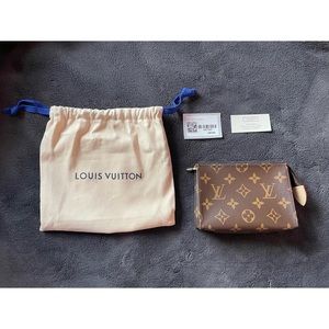 Louis Vuitton Toiletry 15